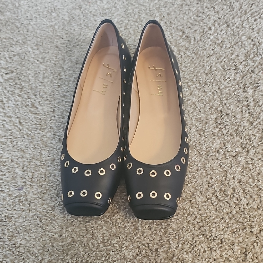 Chic Black and Gold Flats with Metallic Embellishments..New Without Tags